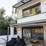 Luxury Private With Pool & Jacuzzi By Kla Nikiana