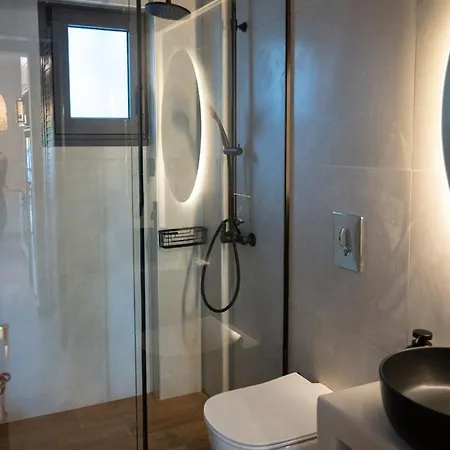 Kla Luxury Boutique With Pool & Jacuzzi By Westbooking Gr Nikiana