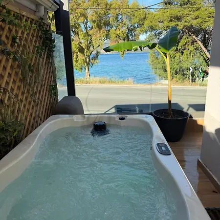 Kla Luxury Boutique With Pool & Jacuzzi By Westbooking Gr Villa